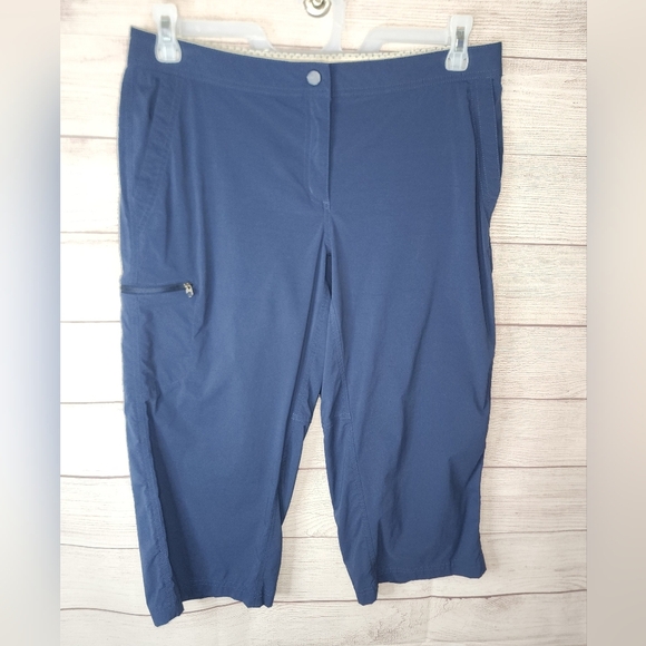 L.L. Bean Women's Blue Capris - Picture 1 of 5